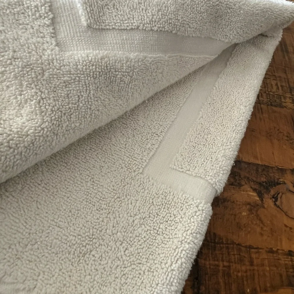 Wamsutta Regency Pima Cream bath rug